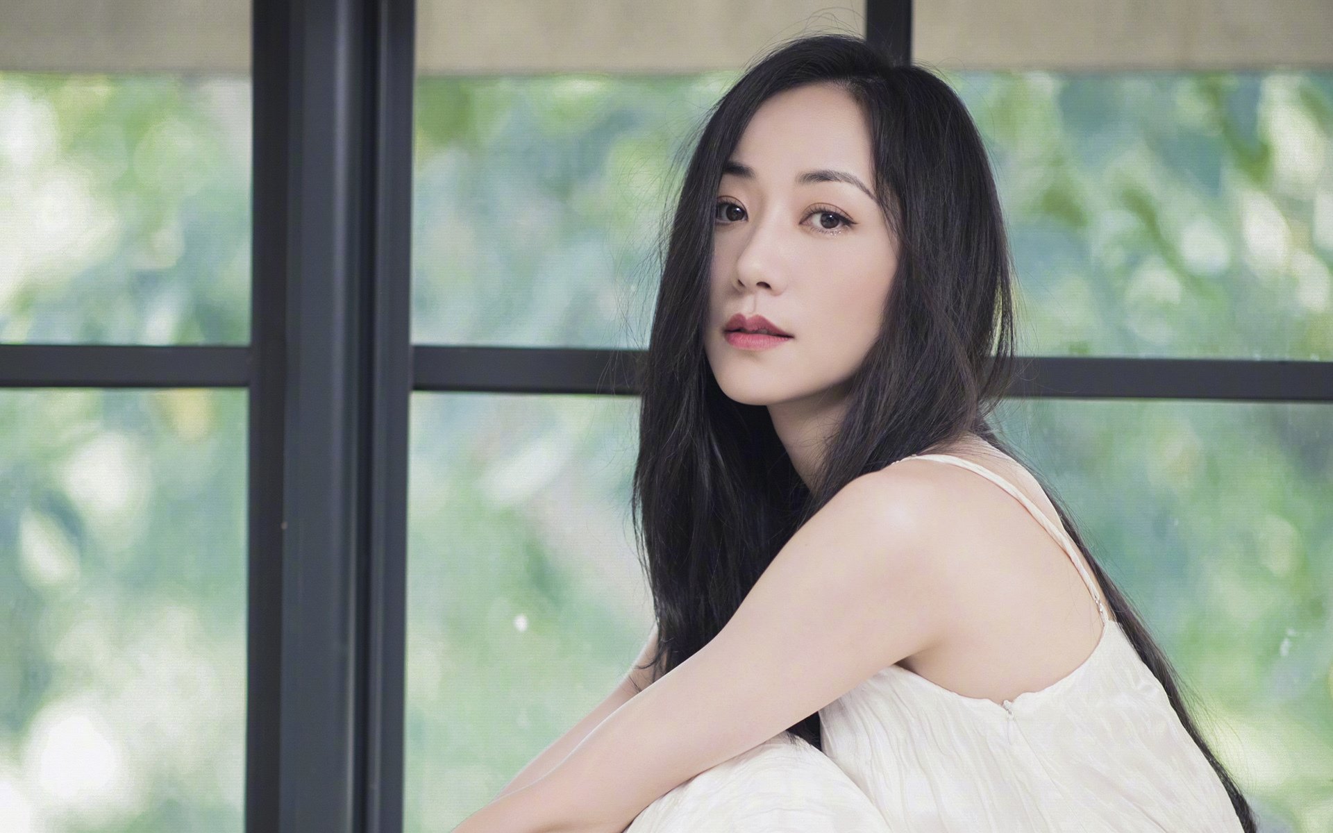 “三叉湖游泳馆：水上救生选手挑战极速反应与高难度救援”