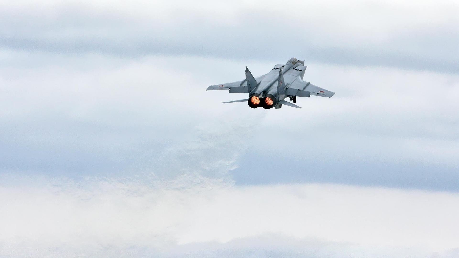 大卫·波波维奇100米自由泳决赛展现爆发力，大卫波茨冲跳一体