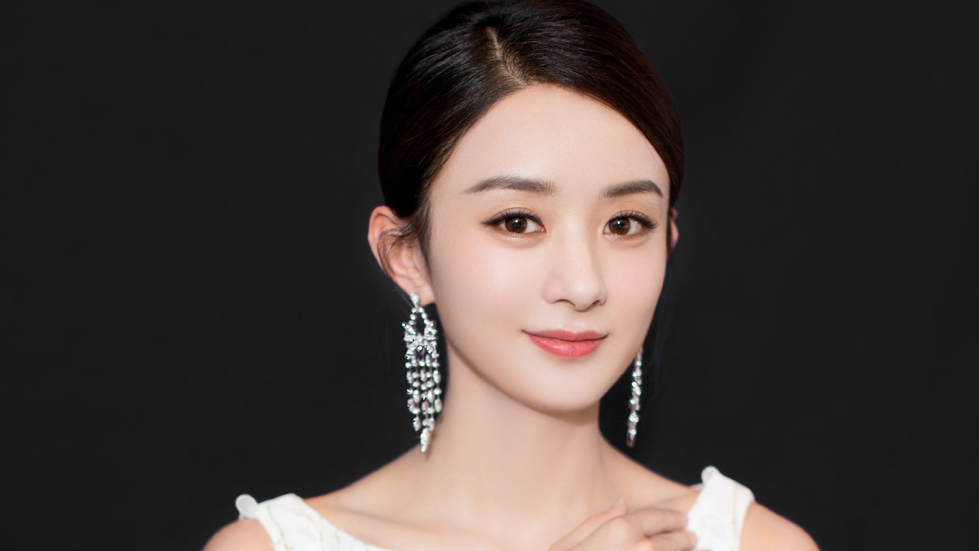 恩多比·恩乔的稳定表现，成为南非队进攻中的核心力量，恩多简历