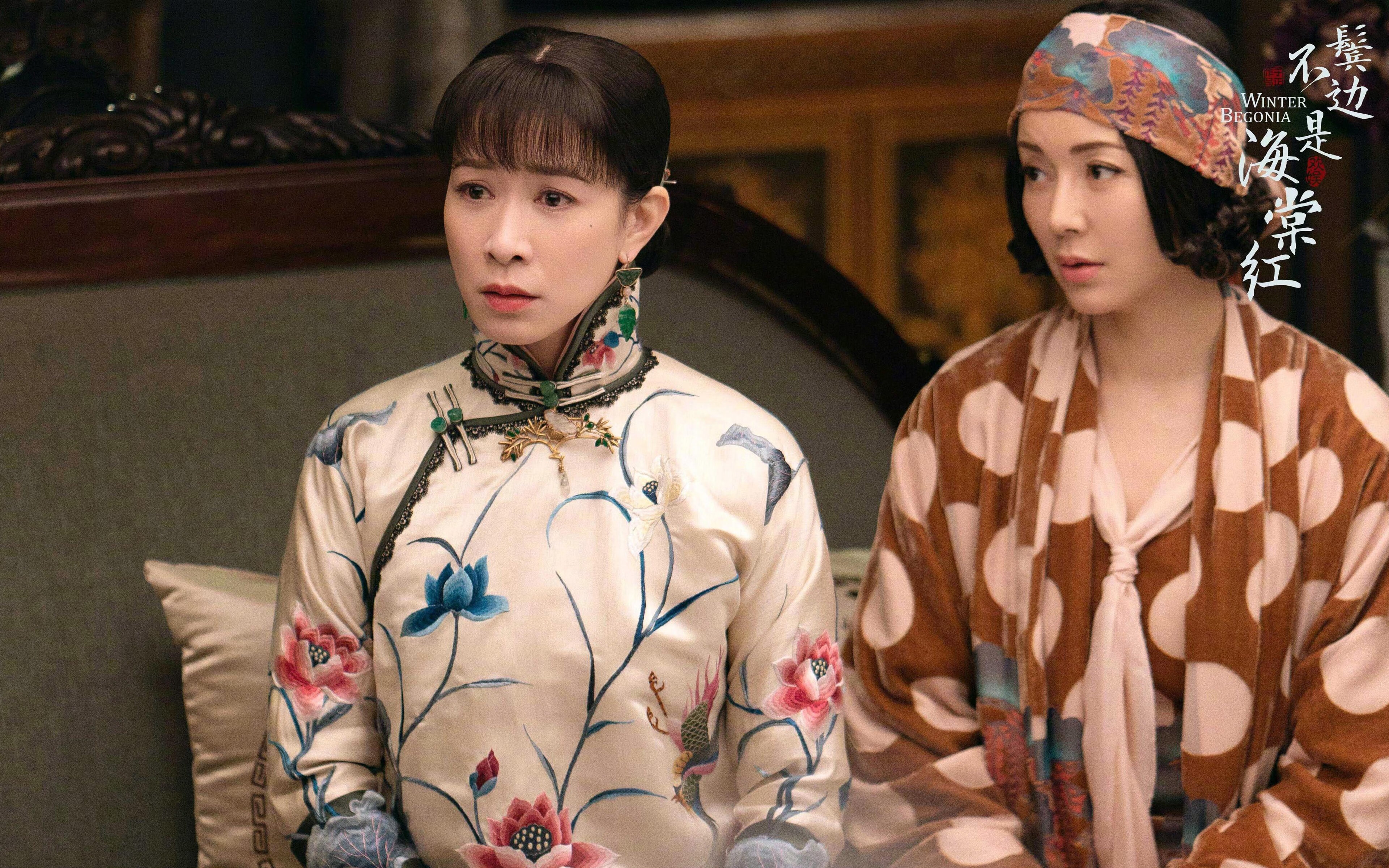 詹姆斯训练后与小球迷合影致谢支持，詹姆斯和球迷的合照