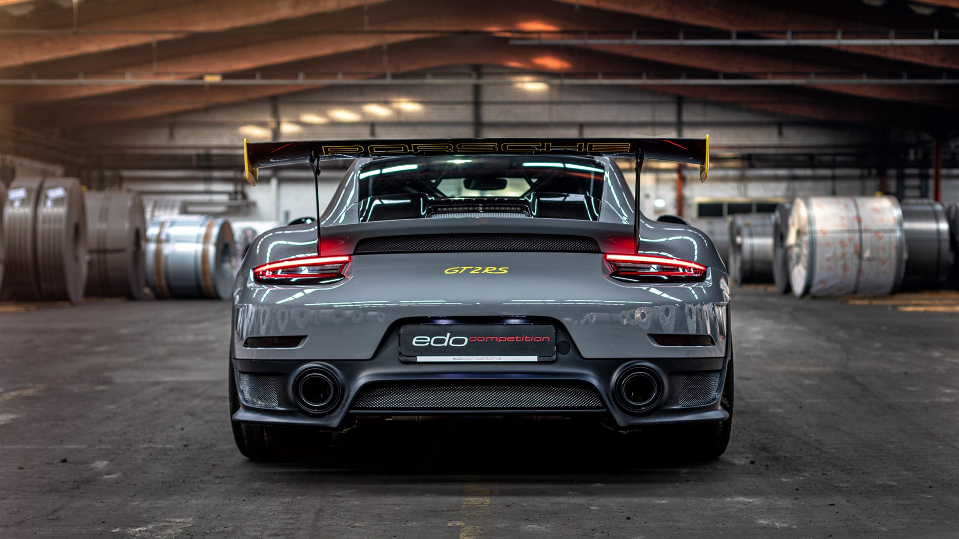 足球文化在青少年中的普及率不断提高，青少年足球的发展